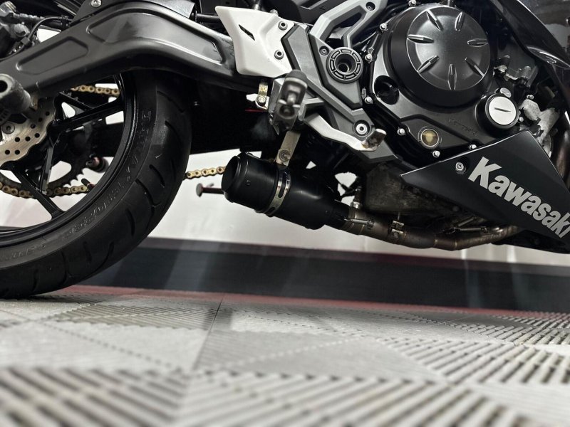 KAWASAKI Ninja 650