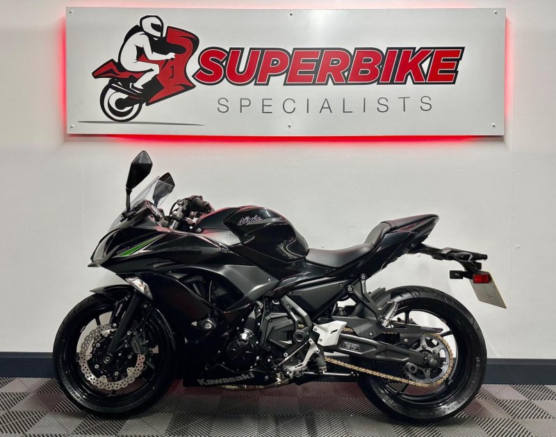 KAWASAKI Ninja 650