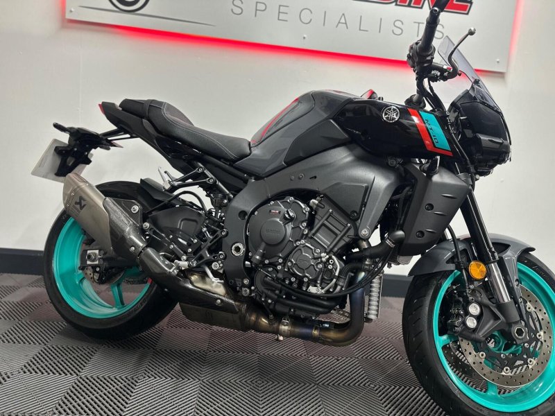 YAMAHA MT-10