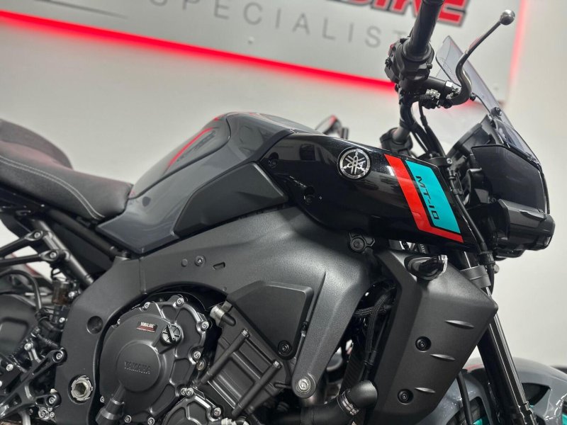 YAMAHA MT-10