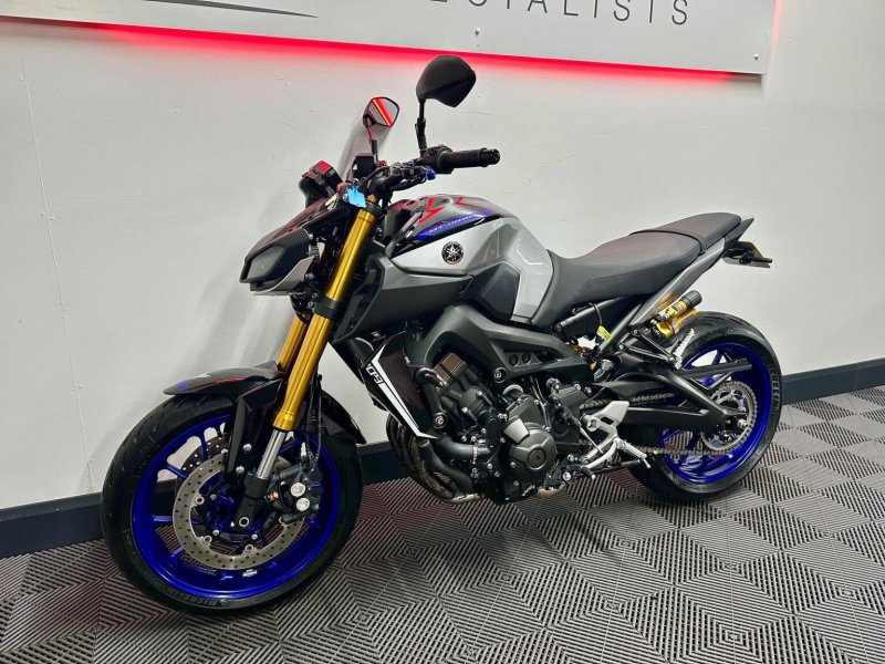 YAMAHA MT-09