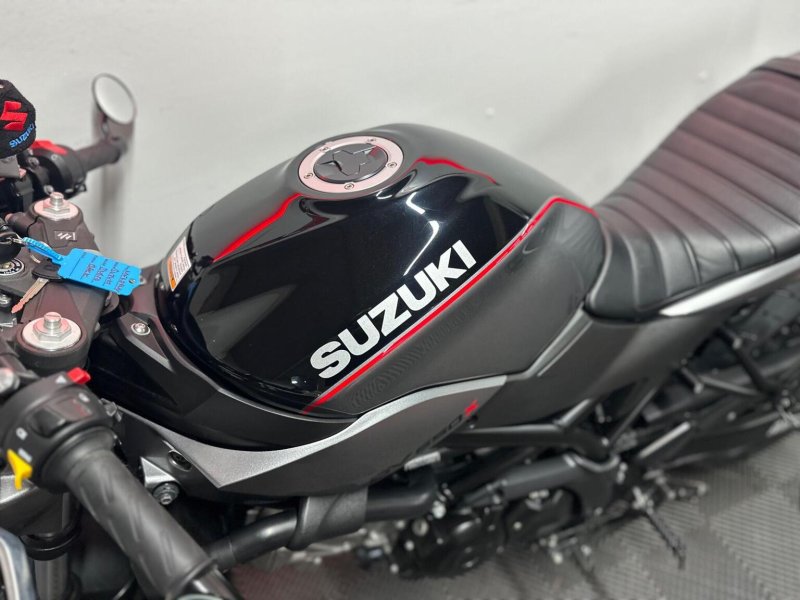 SUZUKI SV650X