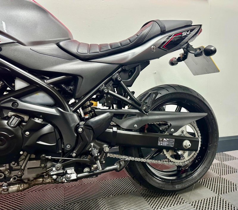 SUZUKI SV650X