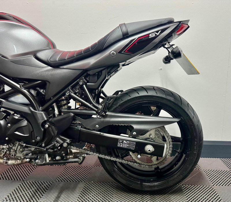 SUZUKI SV650X