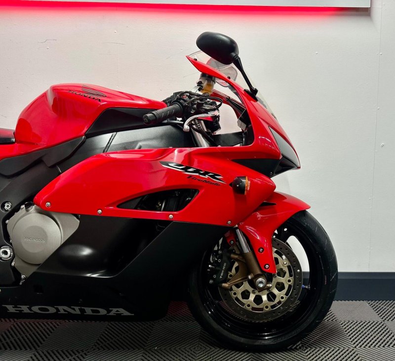 HONDA CBR1000RR Fireblade