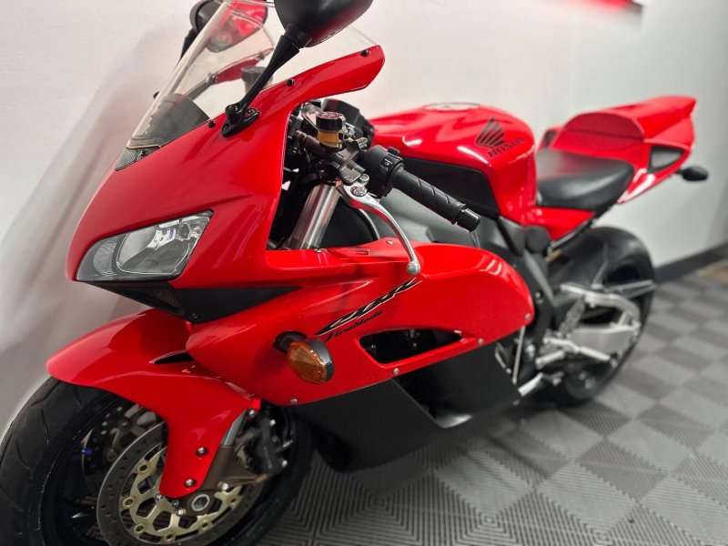 HONDA CBR1000RR Fireblade