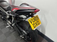 TRIUMPH STREET TRIPLE 765