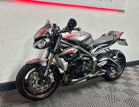 TRIUMPH STREET TRIPLE 765