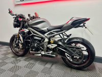 TRIUMPH STREET TRIPLE 765