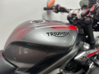 TRIUMPH STREET TRIPLE 765
