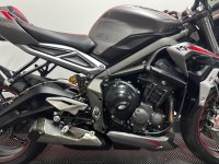 TRIUMPH STREET TRIPLE 765