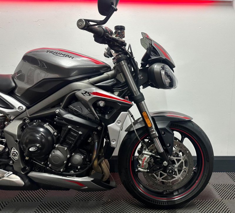TRIUMPH STREET TRIPLE 765