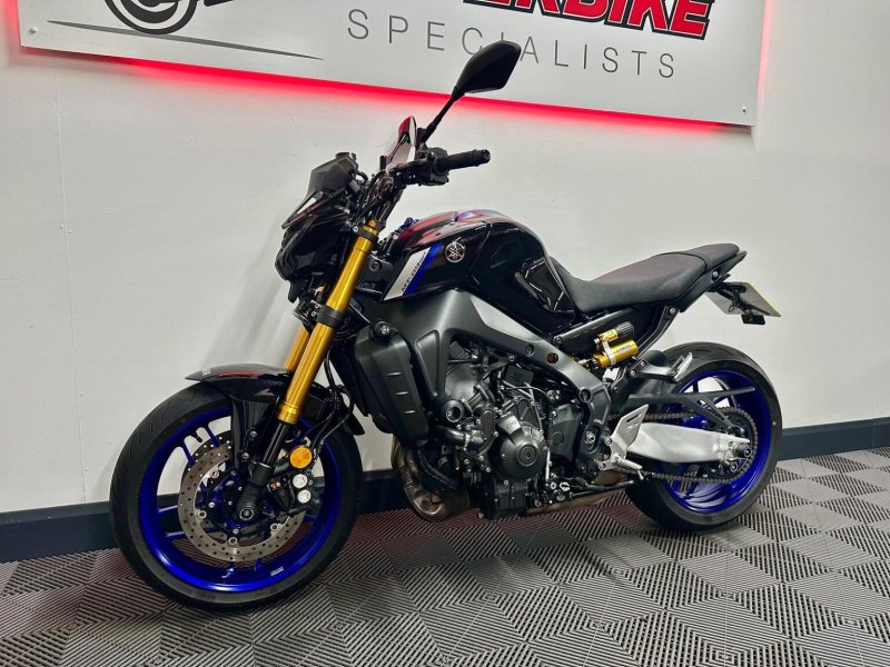 YAMAHA MT-09