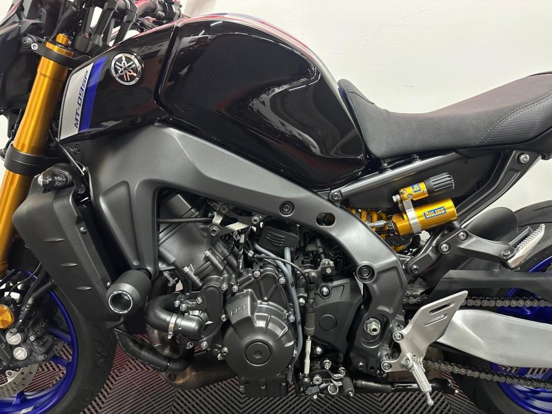 YAMAHA MT-09