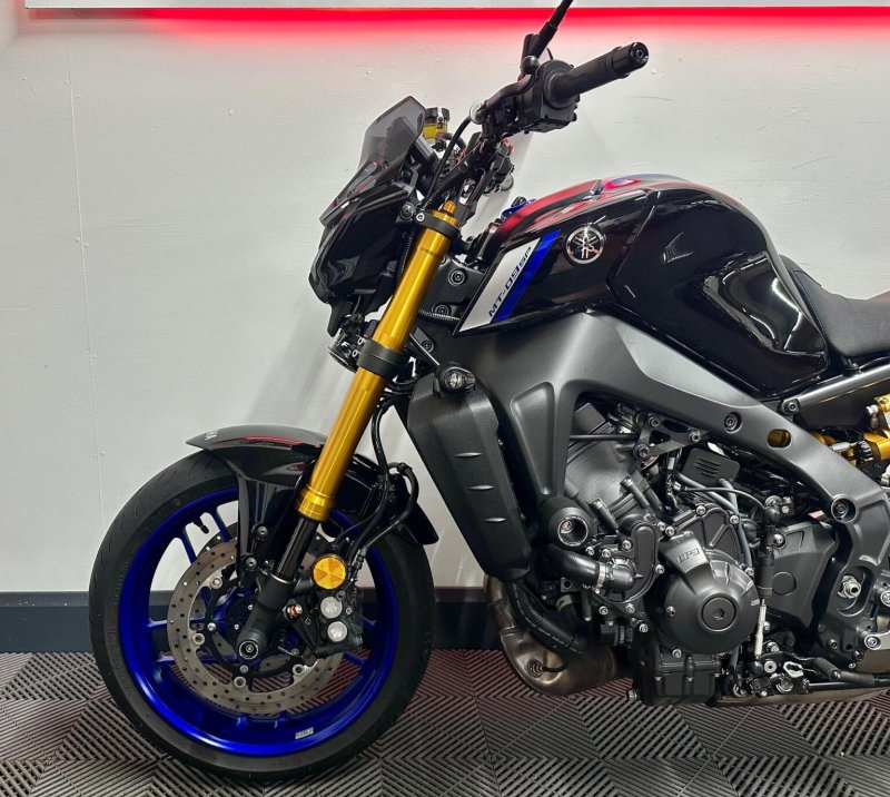 YAMAHA MT-09