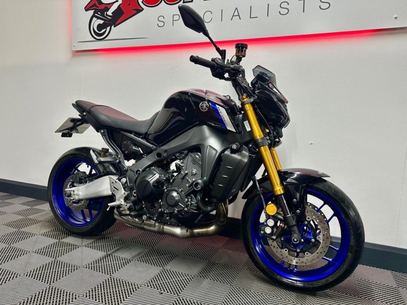 YAMAHA MT-09