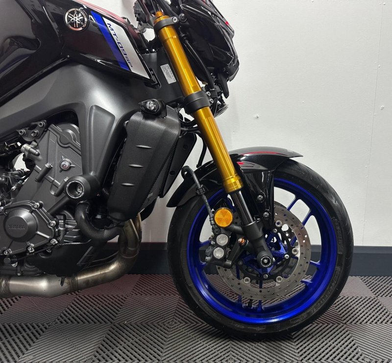 YAMAHA MT-09