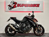 KTM 1290 SUPER DUKE R