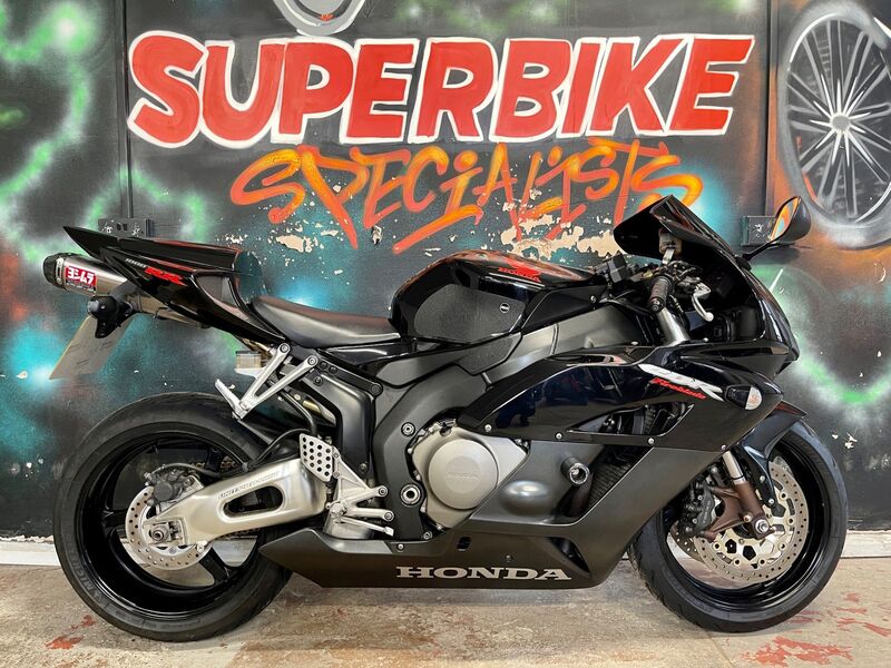 HONDA CBR1000RR Fireblade