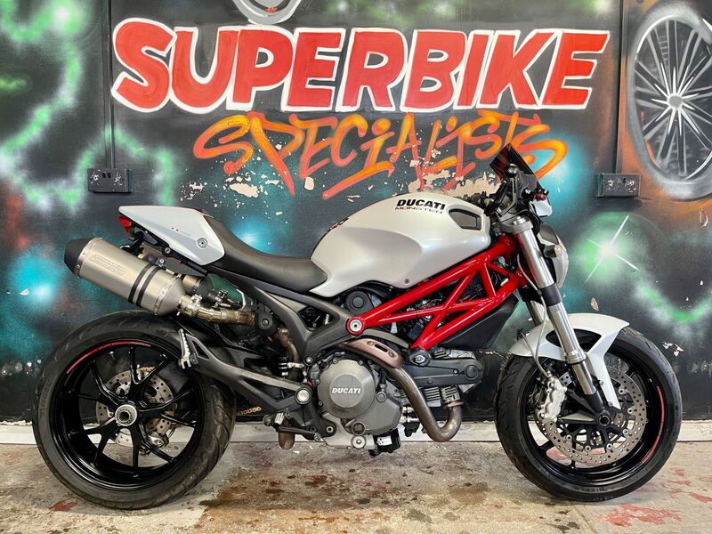 DUCATI MONSTER 796